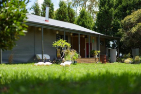 Mangrove Mountain Farm Stay